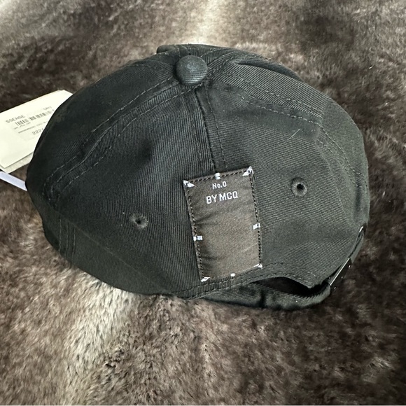 MCQ Black Cap - Picture 7 of 7